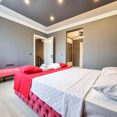 Ay, Fethiye Ciftlikte, 6 Yatak Odali, 14 Kisilik , Mustakil Havuzlu Luks فيلة *
